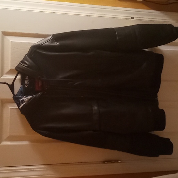 Guess clothing package - Picture 2 of 3